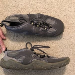 Riggers gray light weight shoes - mens 8 D